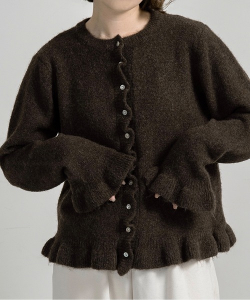 lawgy(ラウジー)の「frill cuffs flare cardigan / フリルカフスフレアカーディガン(カーディガン/ボレロ・レディース・ホワイト/ブラウン/チャコール・FREE)」の8枚目の写真