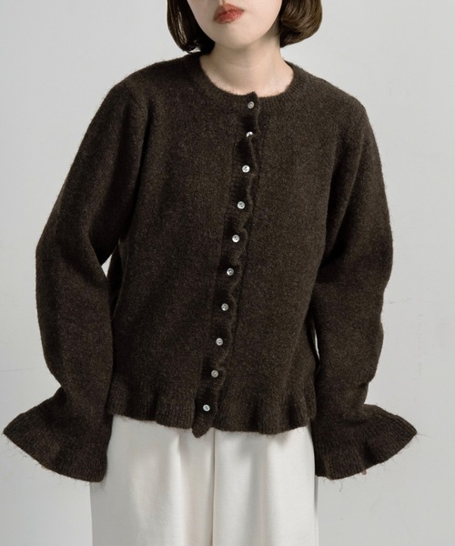 lawgy(ラウジー)の「frill cuffs flare cardigan / フリルカフスフレアカーディガン(カーディガン/ボレロ・レディース・ホワイト/ブラウン/チャコール・FREE)」の9枚目の写真
