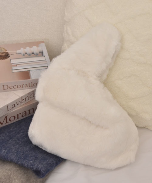 VIBGYOR Women（ヴィブジョー　ウィメン）の「【float】カラバリ もこもこ フェイクファー トートバッグ【18色展開】（トートバッグ・レディース・オフホワイト/グレー/アッシュブラウン/ダークグリーン/ブルー/フューシャピンク/アイボリー/ブラック/カーキ/ライトブルー/ベビーピンク/スモークピンク/イエロー/ホワイト/ライトグレー/ブラウン/コーラルピンク/レッド・FREE）」の20枚目の写真