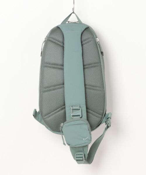 NIKE(ナイキ)の「NIKE ナイキ U COMMUTE SLING BAG バッグ FZ6132 364CLYGRN/STEAM(ボディバッグ/ウエストポーチ・メンズ・グリーン・FREE)」の2枚目の写真