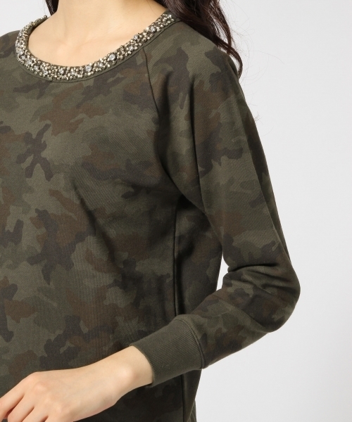 GLOBAL WORK（グローバルワーク）の「ネックビジューウラケプルオーバー2/708300（Tシャツ/カットソー・レディース・オフホワイト/グレー/その他2/カーキ/ネイビー/ブラウン/ライトグレー・LARGE/SMALL/MEDIUM）」の14枚目の写真