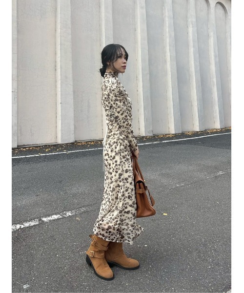 LILY BROWN(リリーブラウン)の「カッティングチュールプリントワンピース(ワンピース・レディース・ベージュ/グリーン/ラベンダー・F)」の6枚目の写真