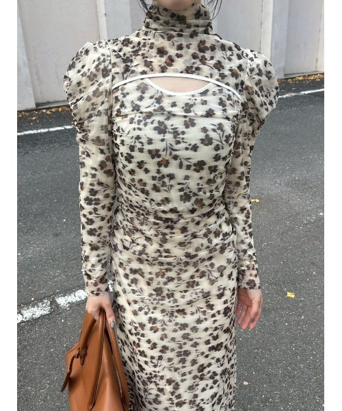 LILY BROWN(リリーブラウン)の「カッティングチュールプリントワンピース(ワンピース・レディース・ベージュ/グリーン/ラベンダー・F)」の5枚目の写真