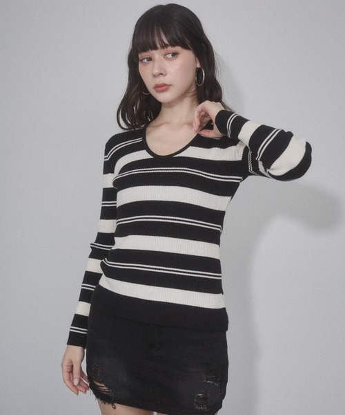 ENVYM（アンビー）の「マルチボーダーVネックタイトニット（ニット/セーター・レディース・ブラウン/ホワイト/グレー・FREE）」の6枚目の写真