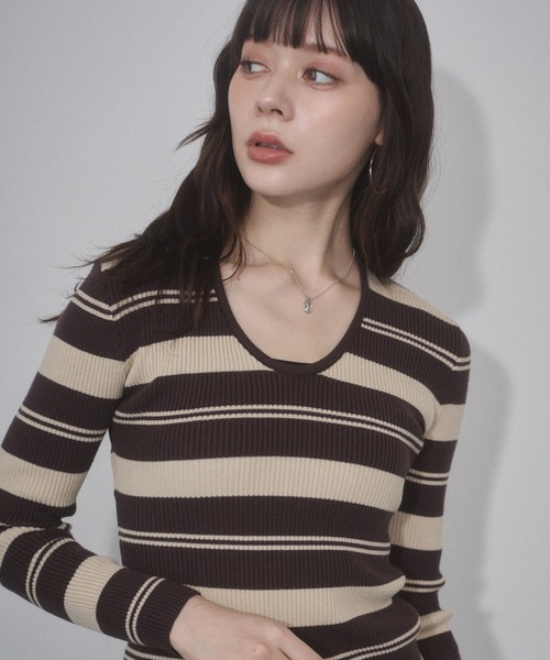 ENVYM（アンビー）の「マルチボーダーVネックタイトニット（ニット/セーター・レディース・ブラウン/ホワイト/グレー・FREE）」の17枚目の写真
