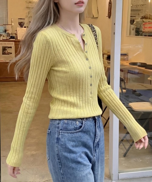cammie(キャミー)の「ボタンデザインリブトップス(ニット/セーター・レディース・ワインレッド/イエロー/ネイビー・F)」の10枚目の写真