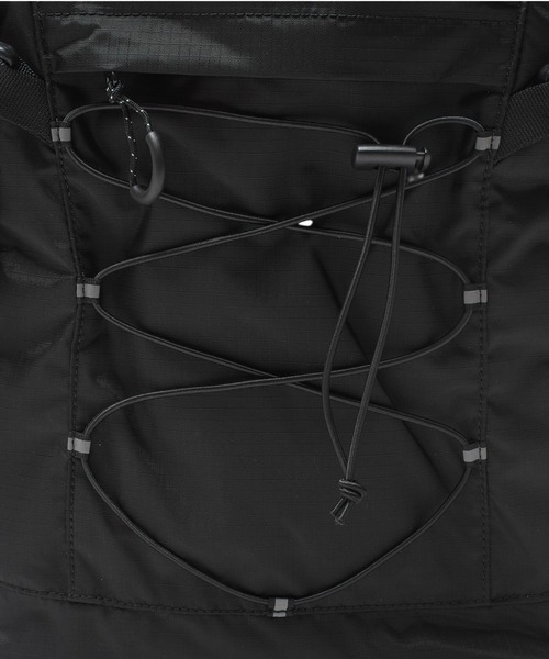 X-girl（エックスガール）の「MILLS LOGO RUBBER PATCH BUNGEE CORD BACKPACK（バックパック/リュック・レディース・ブラック/ベージュ・ONE SIZE）」の8枚目の写真