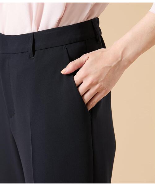 NEWYORKER（ニューヨーカー）の「【ウォッシャブル】シルキークロス クロップドテーパードパンツ（スラックス・レディース・ネイビー・11号/9号）」の5枚目の写真