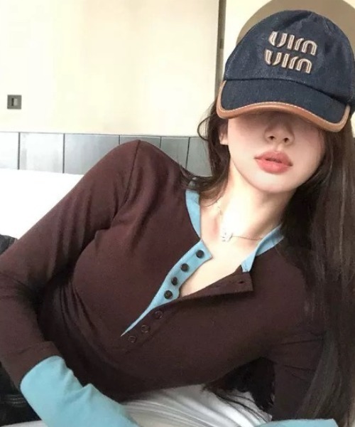 ampm(エーエムピーエム)の「配色カフス×ヘンリーネック リブフィットトップス(Tシャツ/カットソー・レディース・ピンク/ブラウン・FREE)」の10枚目の写真