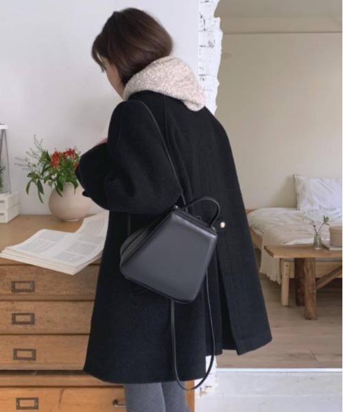 semplice(センプリチェ)の「デザインが洗練されたシンプルで上品なショートコート(チェスターコート・レディース・ブラック/キャメル/ネイビー・F)」の7枚目の写真
