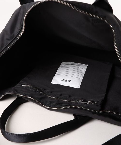 A.P.C.(アーペーセー)の「CROSSBODY BAG BACKSTAGE(ショルダーバッグ・メンズ・ブラック・ONESIZE)」の3枚目の写真