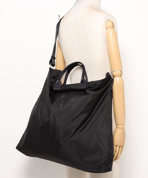 A.P.C.(アーペーセー)の「CROSSBODY BAG BACKSTAGE(ショルダーバッグ・メンズ・ブラック・ONESIZE)」の4枚目の写真