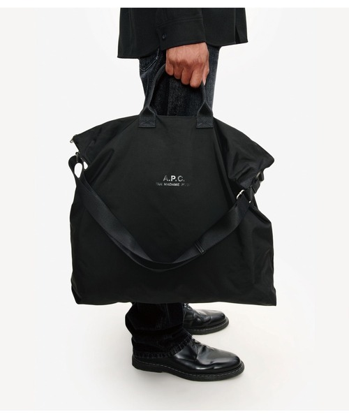 A.P.C.(アーペーセー)の「CROSSBODY BAG BACKSTAGE(ショルダーバッグ・メンズ・ブラック・ONESIZE)」の7枚目の写真