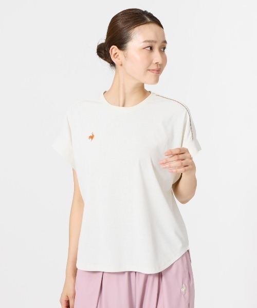 le coq sportif(ルコックスポルティフ)の「汗染み軽減フレンチスリーブシャツ(Tシャツ/カットソー・レディース・ブルー/ピンク/ホワイト/ブラック・XL/L/M)」の1枚目の写真