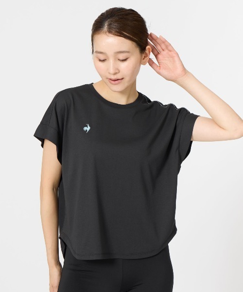 le coq sportif(ルコックスポルティフ)の「汗染み軽減フレンチスリーブシャツ(Tシャツ/カットソー・レディース・ブルー/ピンク/ホワイト/ブラック・XL/L/M)」の2枚目の写真