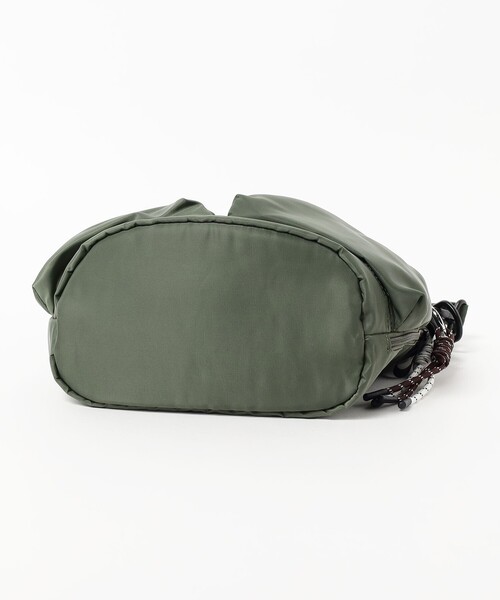 BEAMS HEART(ビームスハート)の「【ユニセックス】2WAY 巾着 バッグ(ショルダーバッグ・メンズ・オリーブ/ブラック・ONE SIZE)」の9枚目の写真