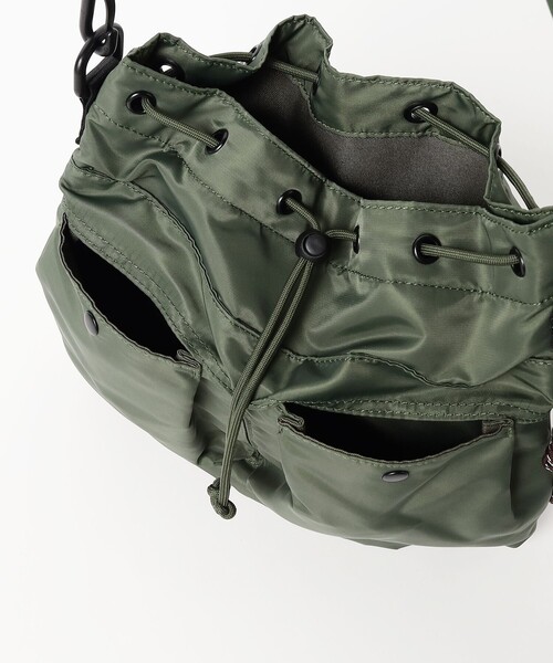 BEAMS HEART(ビームスハート)の「【ユニセックス】2WAY 巾着 バッグ(ショルダーバッグ・メンズ・オリーブ/ブラック・ONE SIZE)」の12枚目の写真