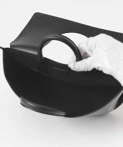 PIENI(ピエニ)の「PIENI AORI M(ハンドバッグ・レディース・ブラック/イエロー系その他・-)」の6枚目の写真