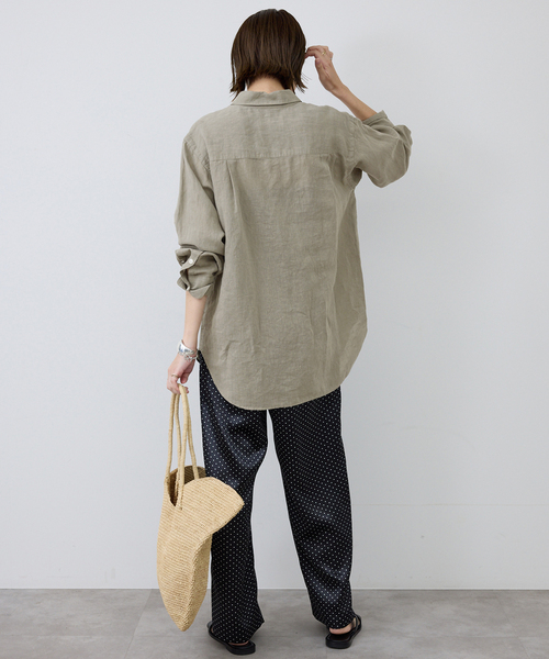 SLOBE IENA(スローブイエナ)の「《追加》リネンコットンレギュラーシャツ(シャツ/ブラウス・レディース・カーキ/ダークパープル/ホワイト系その他/ブラウン/イエロー・FREE)」の16枚目の写真