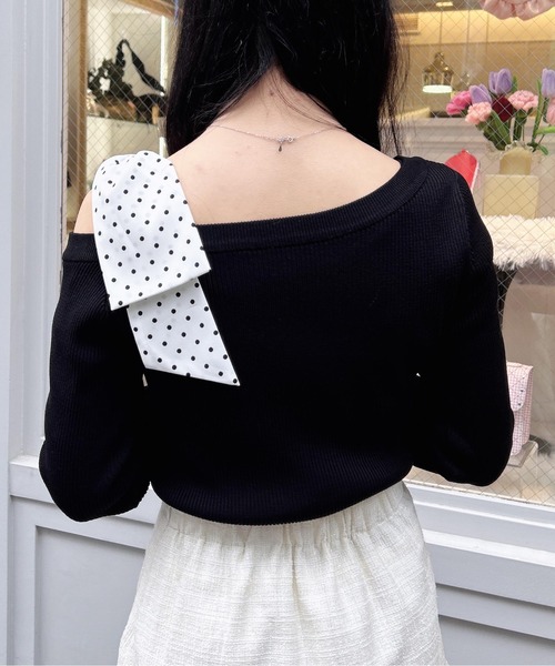 INGNI（イング）の「ワンショルドット肩リボンニット（ニット/セーター・レディース・ブラック/オフホワイト・M）」の5枚目の写真