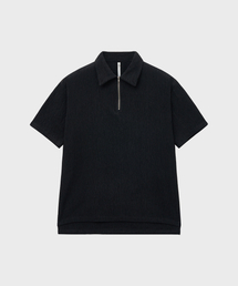 NOIRER（ノイア）の「プリーツジップアップハーフTシャツ（ブラック）（ポロシャツ）」