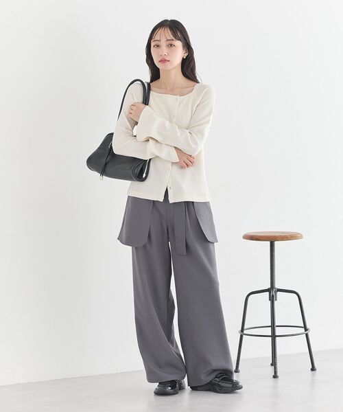 earth music&ecology(アースミュージックアンドエコロジー)の「チャーム付きオブロングボストン(ボストンバッグ・レディース・ブラウン/ブラック/グレー・FREE)」の8枚目の写真