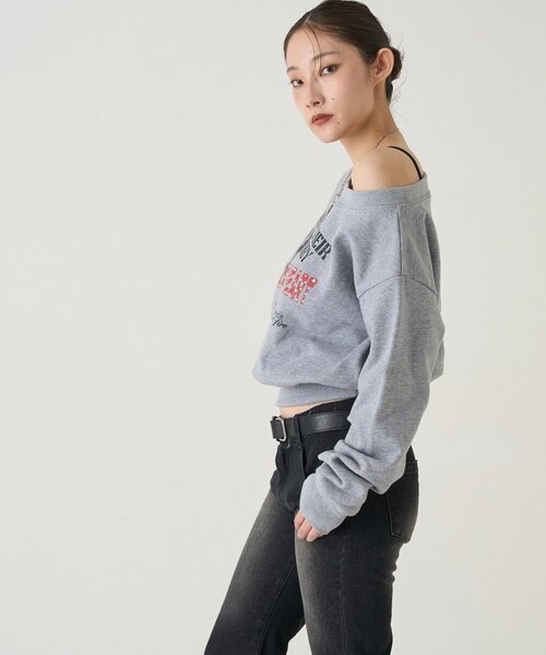WHO'S WHO gallery（フーズフーギャラリー）の「ELIOT  RHINESTONE COMPACT OFF-SHOULDER（スウェット・レディース・グレー/チャコールグレー/レッド/ホワイト/グレー系その他・FREE）」の21枚目の写真