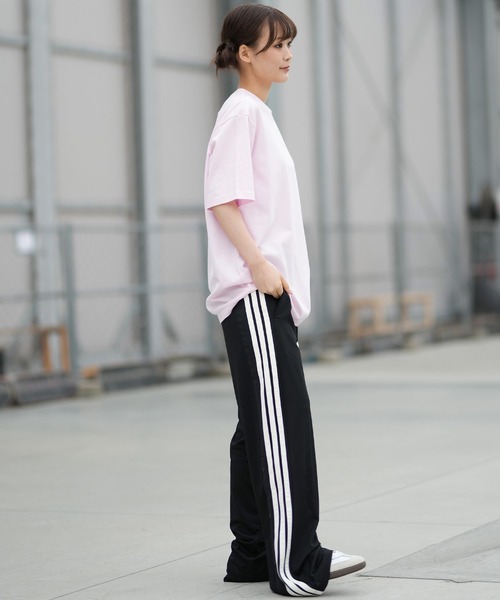 adidas(アディダス)の「adidas/アディダス W オーバーサイズ バックグラフィックTシャツ YY627(Tシャツ/カットソー・レディース・ピンク/ホワイト・L/M)」の14枚目の写真