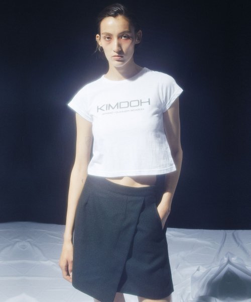 KIMDOH(キムド)の「LO-GO CROP TOP WHITE(Tシャツ/カットソー・レディース・その他・WHITE)」の2枚目の写真