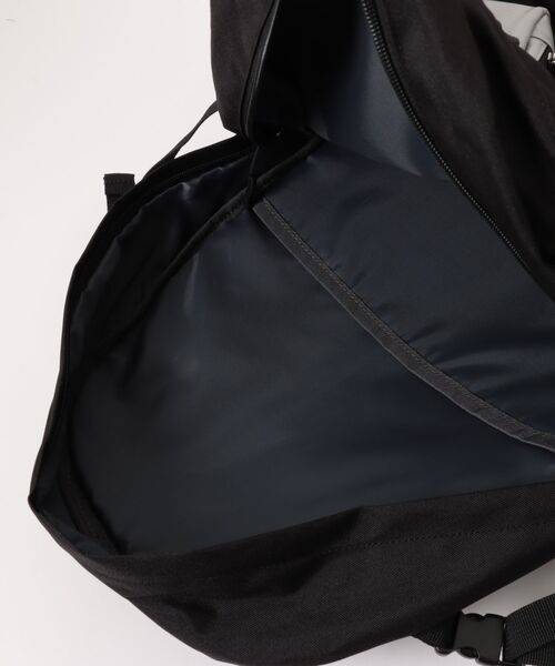 CONVERSE(コンバース)の「【CONVERSE】CV RUBBER PATCH BACKPACK / コンバース ラバーパッチロゴ バックパック(バックパック/リュック・メンズ・シルバーグレー/ベージュ/ブラック/アイボリー・FREE)」の7枚目の写真