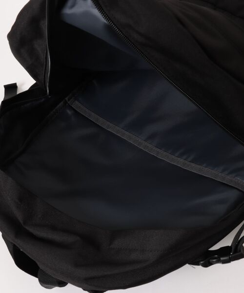 CONVERSE(コンバース)の「【CONVERSE】CV RUBBER PATCH BACKPACK / コンバース ラバーパッチロゴ バックパック(バックパック/リュック・メンズ・シルバーグレー/ベージュ/ブラック/アイボリー・FREE)」の12枚目の写真