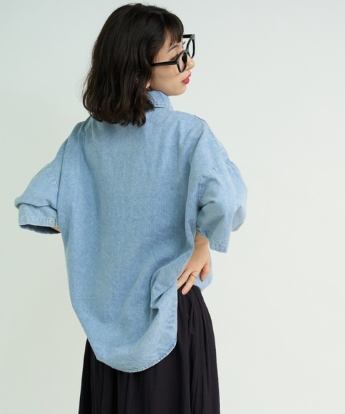 A.D.C.L.(エーディーシーエル)の「ダブルポケット 半袖 デニム ビッグシャツ(シャツ/ブラウス・レディース・サックスブルー/ブルー・L/M)」の6枚目の写真