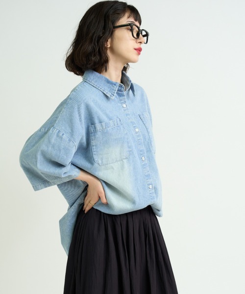 A.D.C.L.(エーディーシーエル)の「ダブルポケット 半袖 デニム ビッグシャツ(シャツ/ブラウス・レディース・サックスブルー/ブルー・L/M)」の7枚目の写真