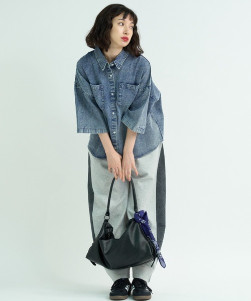 A.D.C.L.(エーディーシーエル)の「ダブルポケット 半袖 デニム ビッグシャツ(シャツ/ブラウス・レディース・サックスブルー/ブルー・L/M)」の17枚目の写真