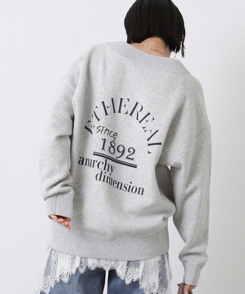 Gready Brilliant（グレディブリリアン）の「ダブルフェイスバックロゴＶネックニット（ニット/セーター・レディース・トップグレー/グリーン・FREE）」の13枚目の写真