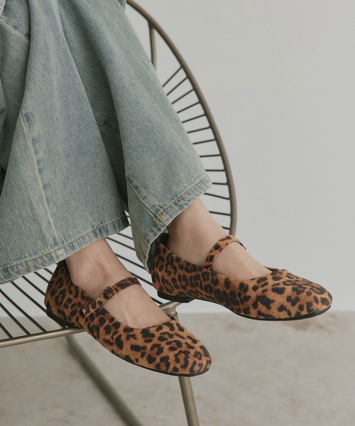 ad thie(アドティエ)の「メリージェーン フラットシューズ(パンプス・レディース・ブラック/レオパード・MEDIUM/LARGE)」の2枚目の写真