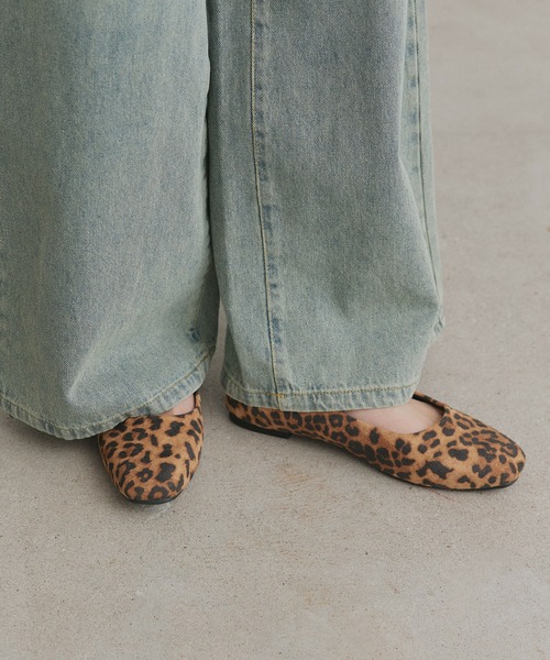 ad thie(アドティエ)の「メリージェーン フラットシューズ(パンプス・レディース・ブラック/レオパード・MEDIUM/LARGE)」の4枚目の写真