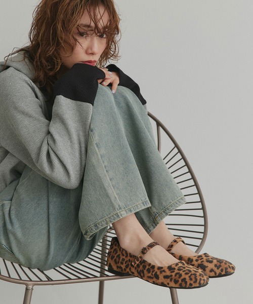 ad thie(アドティエ)の「メリージェーン フラットシューズ(パンプス・レディース・ブラック/レオパード・MEDIUM/LARGE)」の5枚目の写真