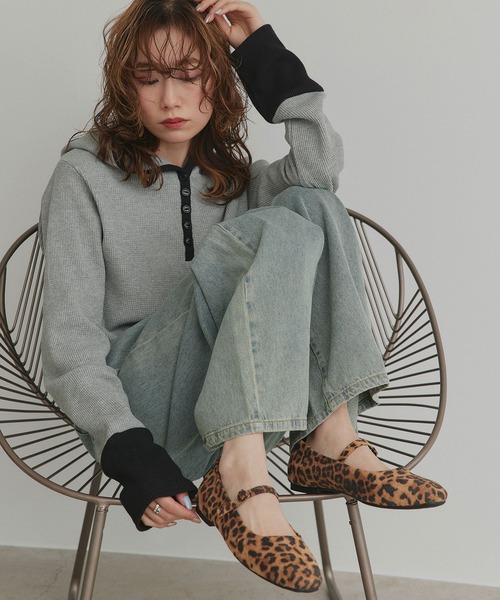 ad thie(アドティエ)の「メリージェーン フラットシューズ(パンプス・レディース・ブラック/レオパード・MEDIUM/LARGE)」の7枚目の写真