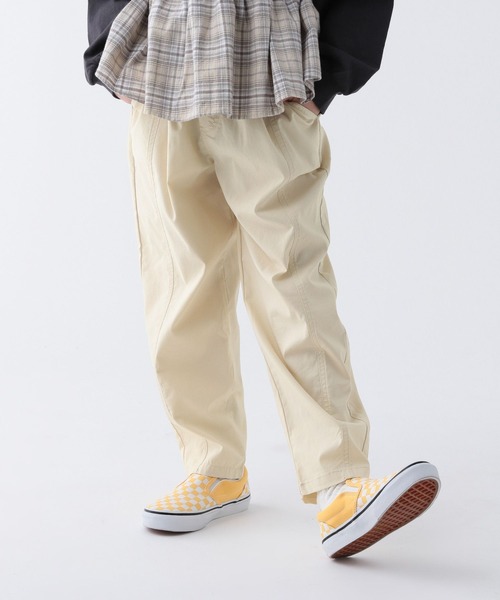 BAYFLOW（ベイフロー）の「[メンズとお揃い♪]テックリネンバレルパンツ(KIDS)（その他パンツ・キッズ・オフホワイト/カーキ/ブラック・150cm/130cm/110cm）」の2枚目の写真