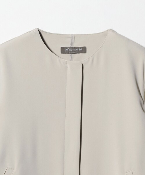 A DAY IN THE LIFE UNITED ARROWS(アデイインザライフユナイテッドアローズ)の「ツイル ノーカラー ブルゾン ‐ウォッシャブル‐<A DAY IN THE LIFE>(ブルゾン・レディース・ベージュ/ダークグレー・FREE)」の17枚目の写真
