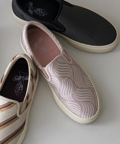 Au BANNISTER（オゥバニスター）の「【シルクネクタイ生地使用】スリッポンスニーカー（スニーカー・レディース・ベージュ/ピンク/ブラック・S/M/L）」の7枚目の写真