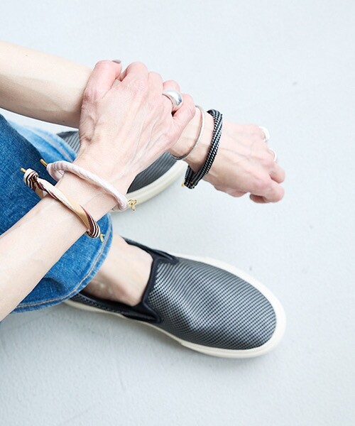 Au BANNISTER（オゥバニスター）の「【シルクネクタイ生地使用】スリッポンスニーカー（スニーカー・レディース・ベージュ/ピンク/ブラック・S/M/L）」の20枚目の写真