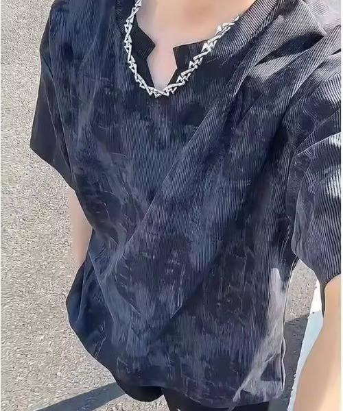 link lot(リンクロット)の「アンティーク模様・ジャガード ルーズフィットキーネックシャツ(Tシャツ/カットソー・メンズ・ブラック/ホワイト・L/M)」の2枚目の写真
