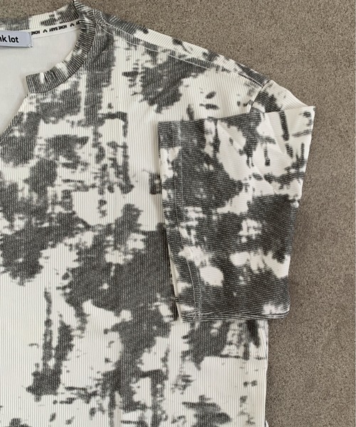 link lot(リンクロット)の「アンティーク模様・ジャガード ルーズフィットキーネックシャツ(Tシャツ/カットソー・メンズ・ブラック/ホワイト・L/M)」の8枚目の写真