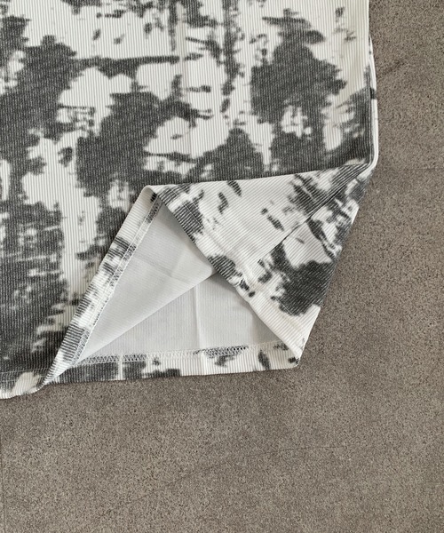 link lot(リンクロット)の「アンティーク模様・ジャガード ルーズフィットキーネックシャツ(Tシャツ/カットソー・メンズ・ブラック/ホワイト・L/M)」の10枚目の写真
