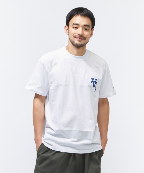NEW ERA(ニューエラ)の「ニューエラ SS CT TEE LOSDOD UPSIDEDOWN WHI(Tシャツ/カットソー・メンズ・ホワイト・L/LL/M)」の1枚目の写真