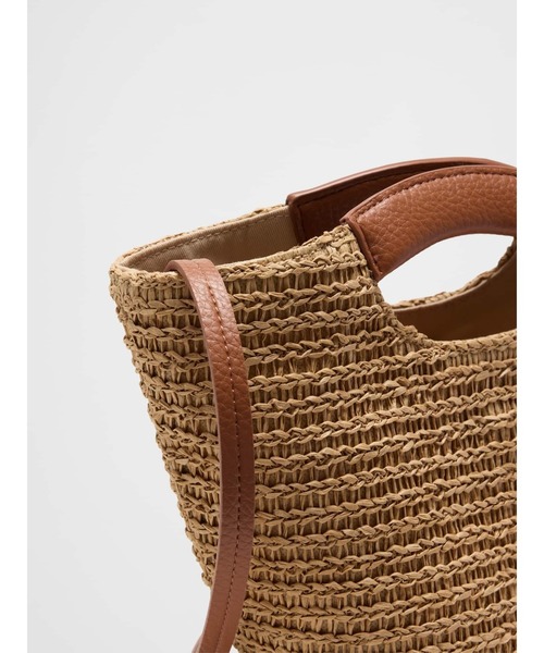 BANANA REPUBLIC FACTORY STORE(バナナリパブリック ファクトリーストア)の「BANANA REPUBLIC FACTORY STORE ストロー ミニバケット クロスボディバッグ(ショルダーバッグ・レディース・ブラウン/ブラック・ONE SIZE)」の11枚目の写真