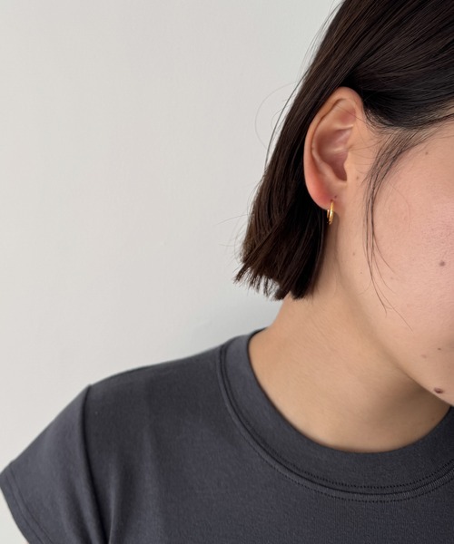 CANAL JEAN（キャナルジーン）の「Pt　【Silver925】THINフープゴールドピアス（ピアス（両耳用）・レディース・ゴールド・ONE SIZE）」の3枚目の写真