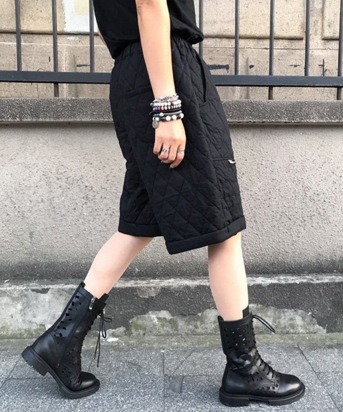 SallyLunn(サリーラン)の「キルティング ハーフパンツ(その他パンツ・レディース・ブラウン/ブラック・LARGE/MEDIUM)」の3枚目の写真